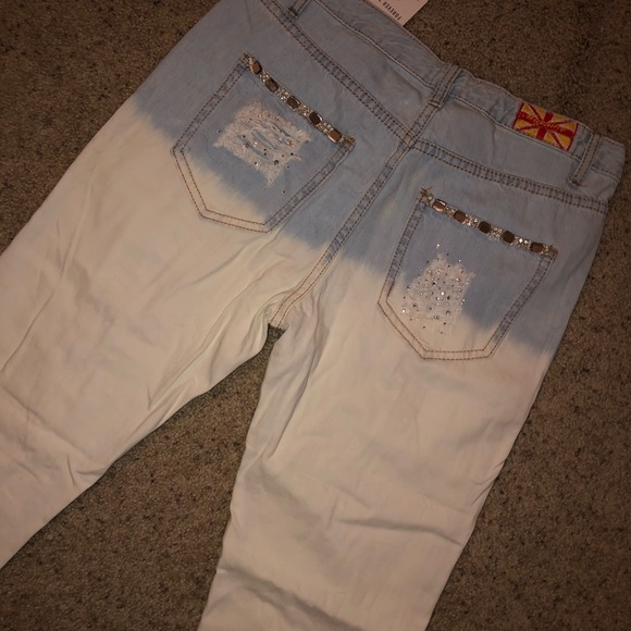 💎 NEW DISTRESSED OMBRE JEANS 💎 NWT - Picture 4 of 5